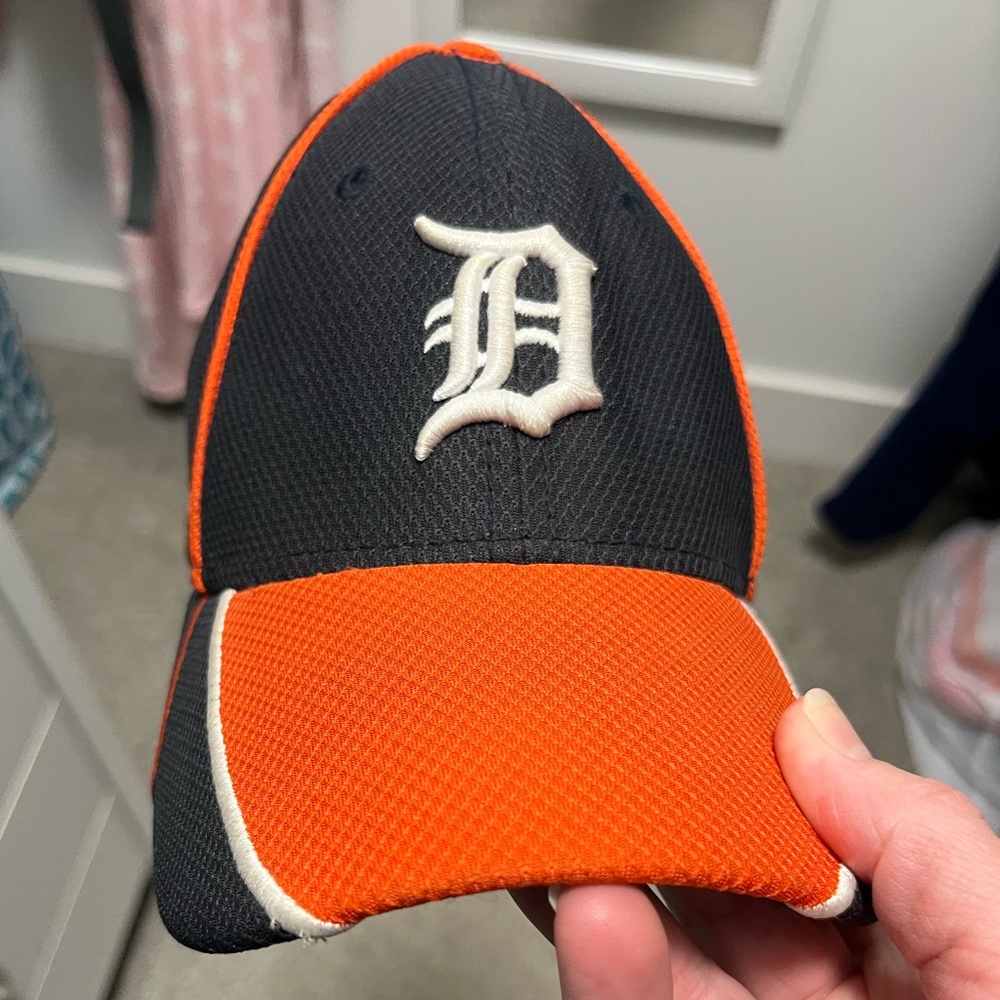 Detroit Tigers Youth ball cap - good shape